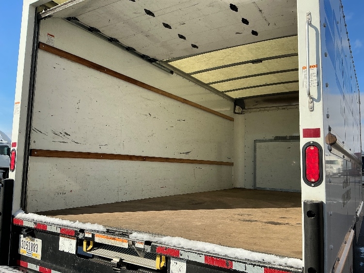 Used 2022 Ford E-350 - photo 13