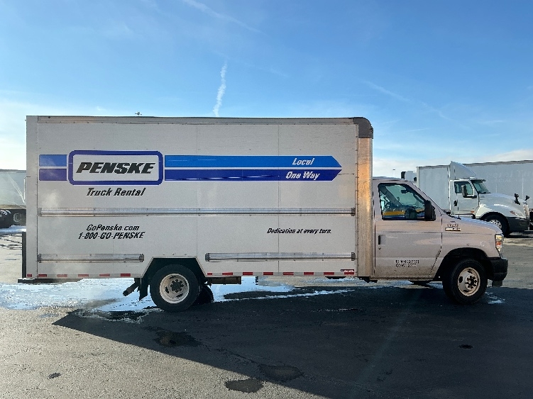 Used 2022 Ford E-350 - photo 17