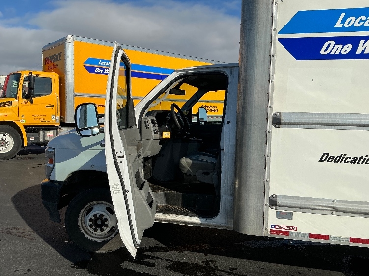 Used 2022 Ford E-350 - photo 18