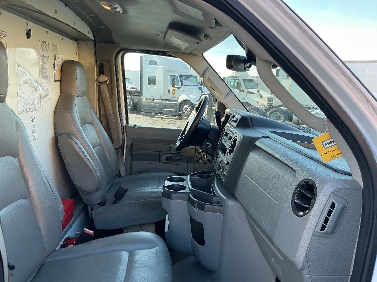 Used 2022 Ford E-350 - photo 24