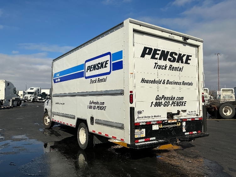 Used 2022 Ford E-350 - photo 8