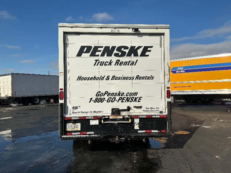 Used 2022 Ford E-350 - photo 9