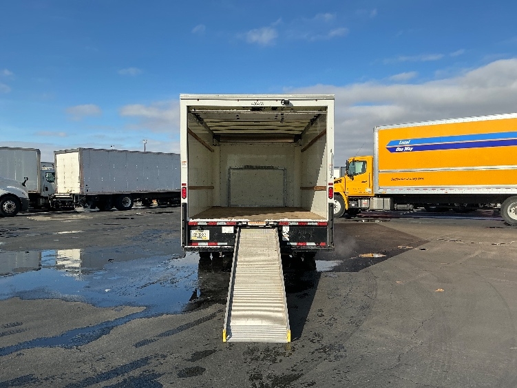 Used 2022 Ford E-350 - photo 11