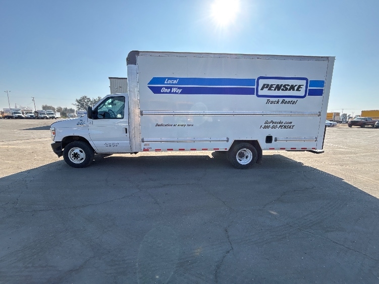 Used 2022 Ford E-350 - photo 6