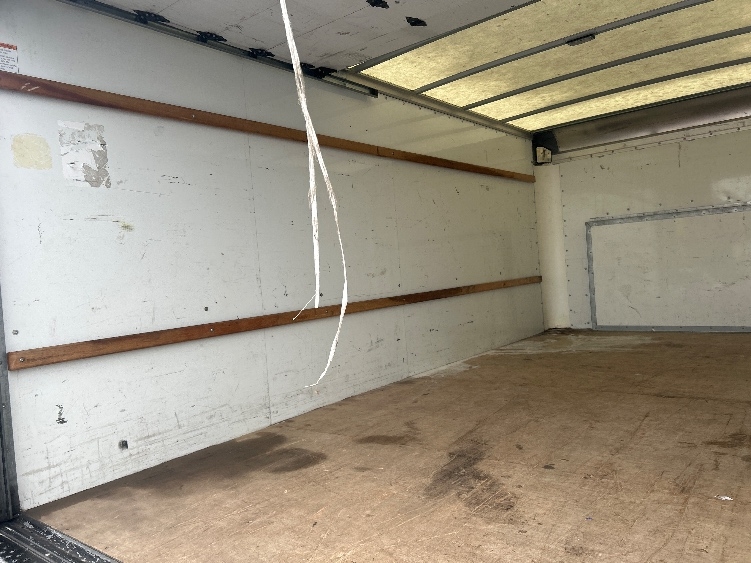 Used 2022 Ford E-350 - photo 13