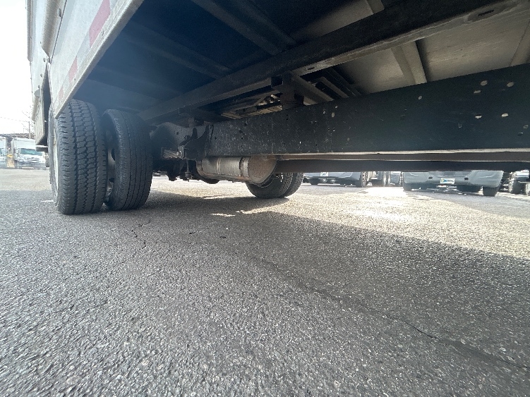 Used 2022 Ford E-350 - photo 16