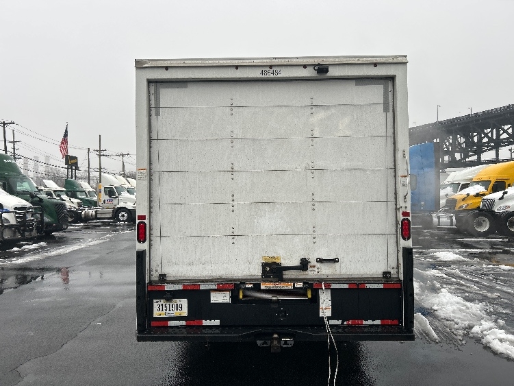 Used 2022 Ford E-350 - photo 9