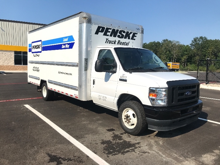 Used 2022 Ford E-350 - photo 1