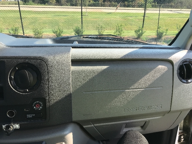 Used 2022 Ford E-350 - photo 23