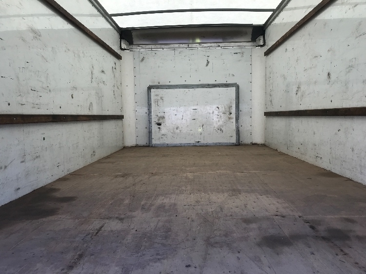 Used 2022 Ford E-350 - photo 10