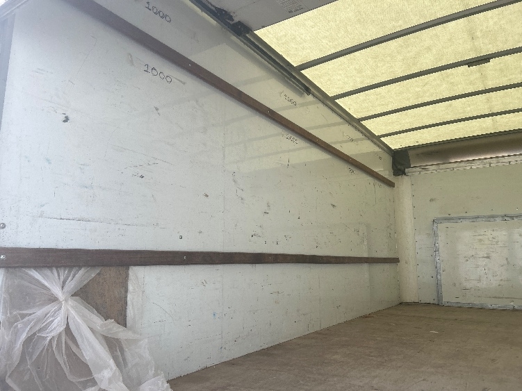 Used 2022 Ford E-350 - photo 13