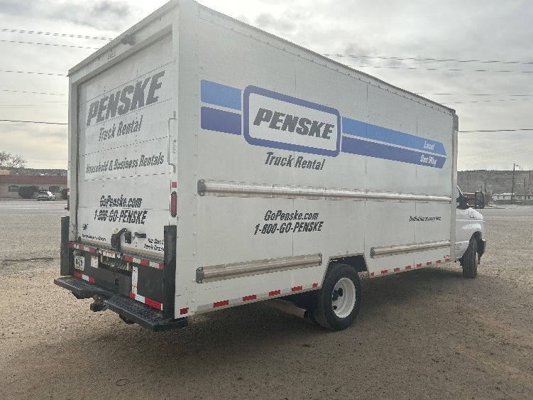 Used 2022 Ford E-350 - photo 15
