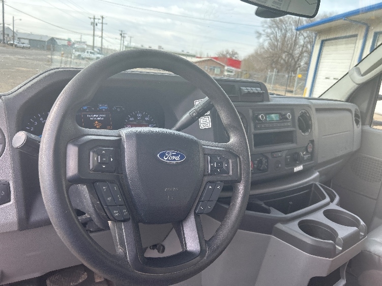 Used 2022 Ford E-350 - photo 20
