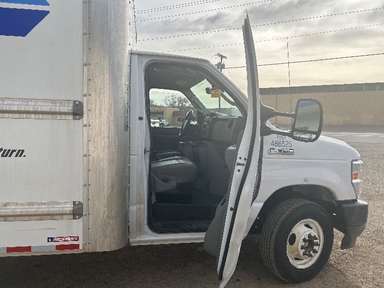 Used 2022 Ford E-350 - photo 22