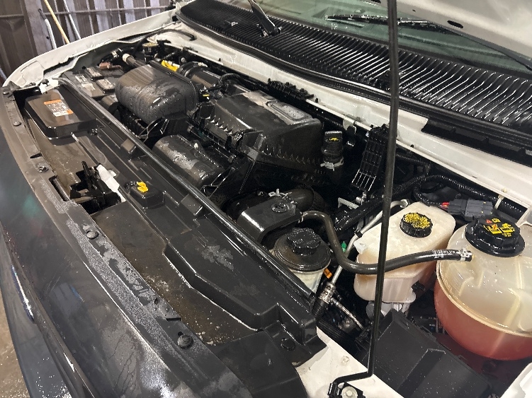 Used 2022 Ford E-350 - photo 24