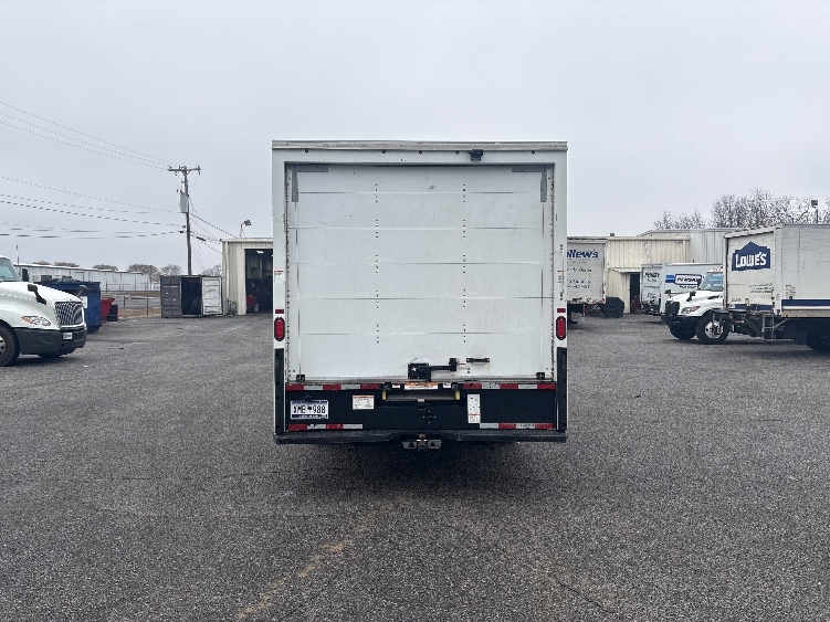 Used 2022 Ford E-350 - photo 9