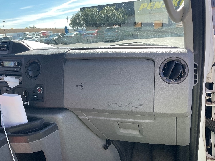 Used 2022 Ford E-350 - photo 18