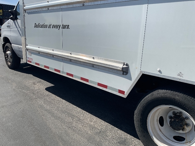 Used 2022 Ford E-350 - photo 7