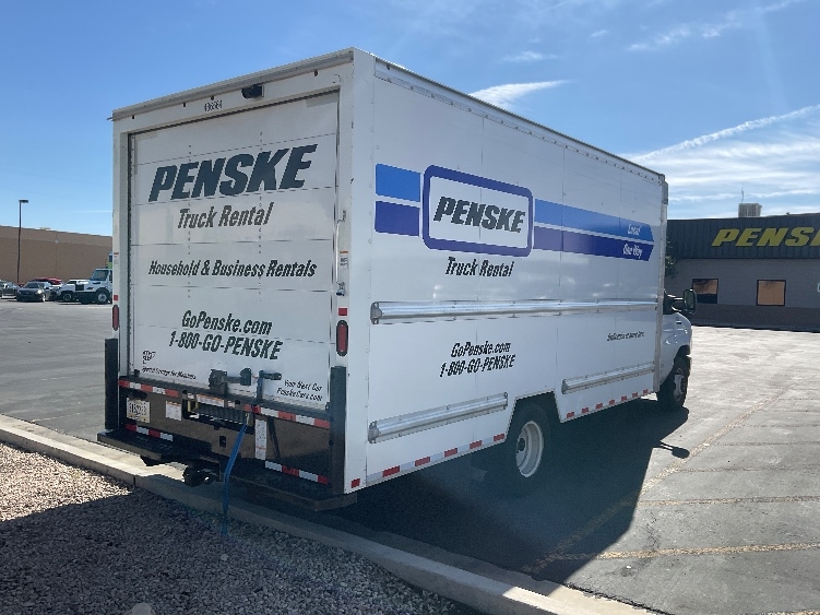 Used 2022 Ford E-350 - photo 10