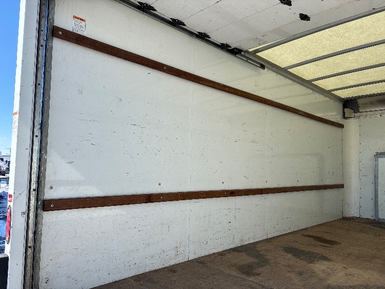 Used 2022 Ford E-350 - photo 12