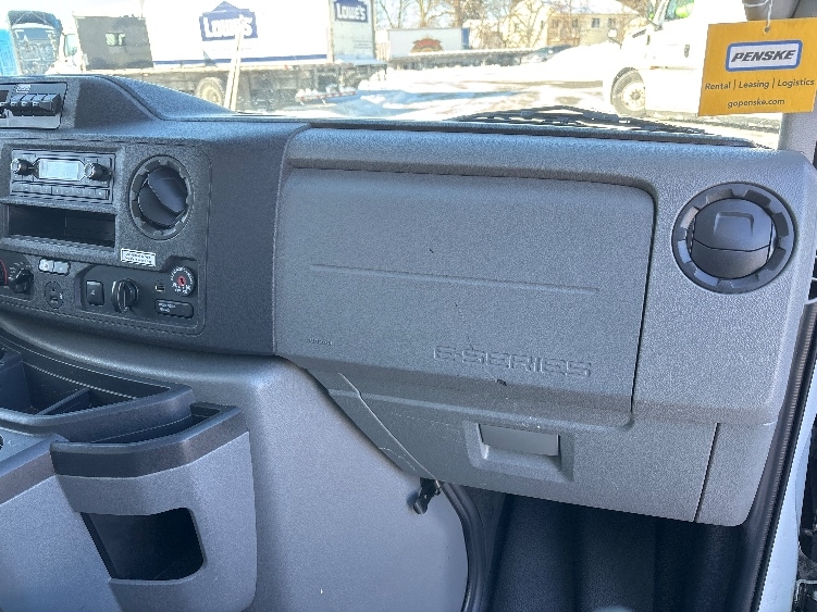 Used 2022 Ford E-350 - photo 22