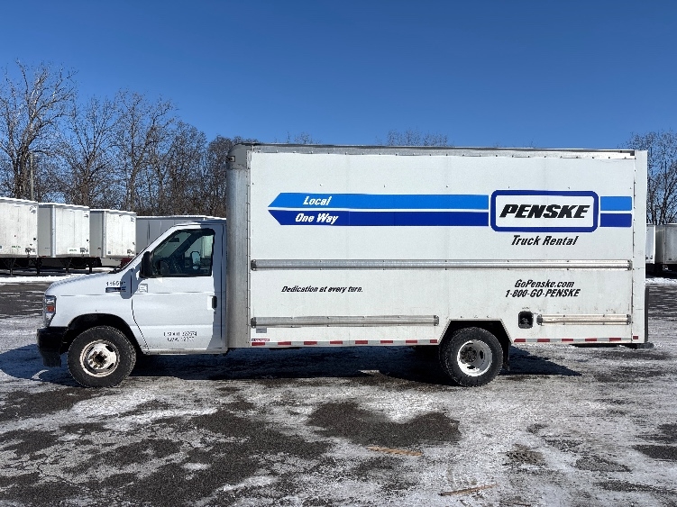Used 2022 Ford E-350 - photo 6