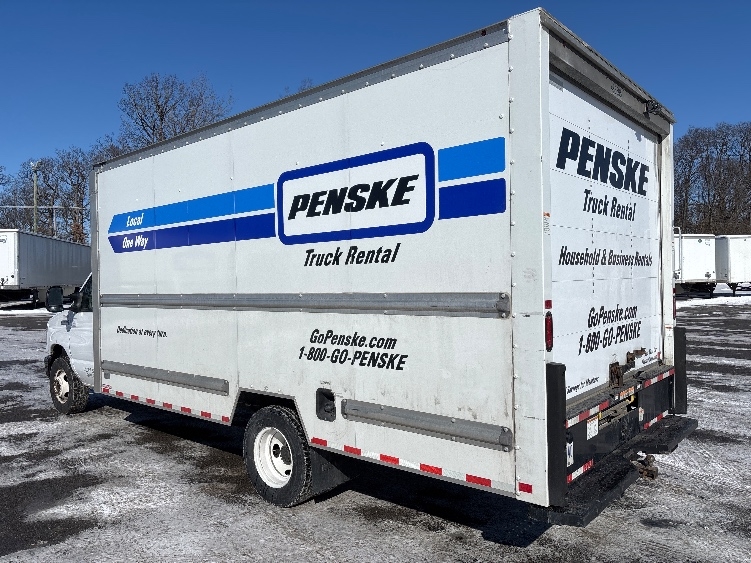 Used 2022 Ford E-350 - photo 8