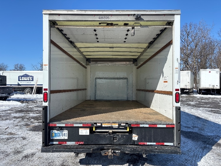 Used 2022 Ford E-350 - photo 10