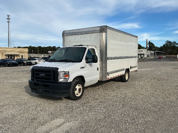 Used 2022 Ford E-350 - photo 5