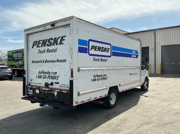 Used 2022 Ford E-350 - photo 15