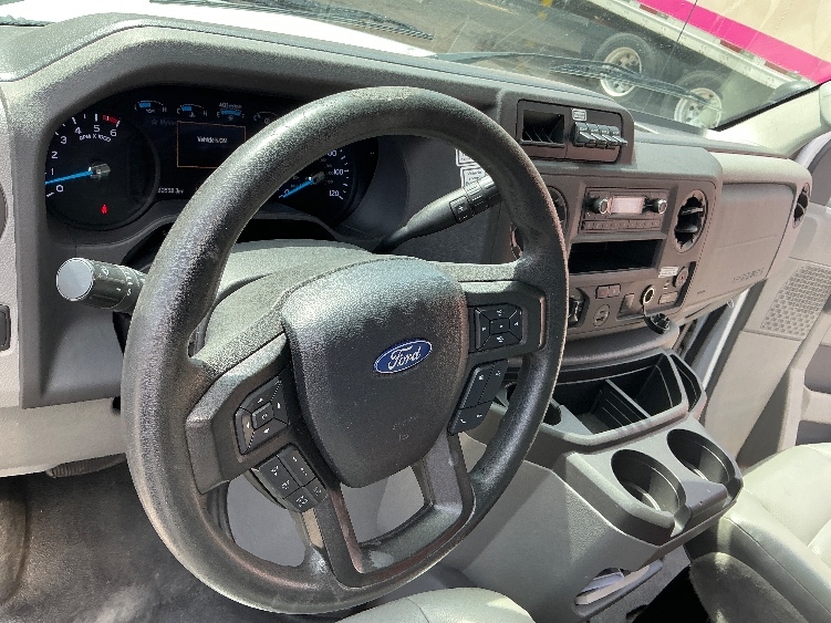 Used 2022 Ford E-350 - photo 19