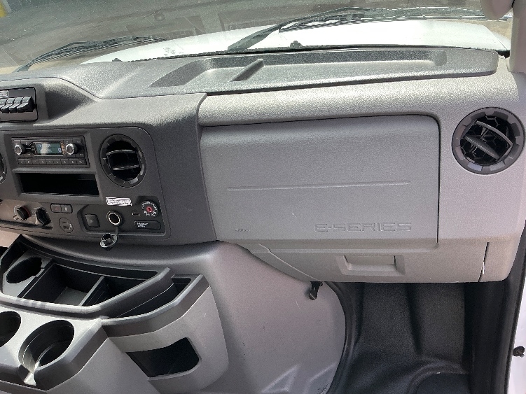 Used 2022 Ford E-350 - photo 23