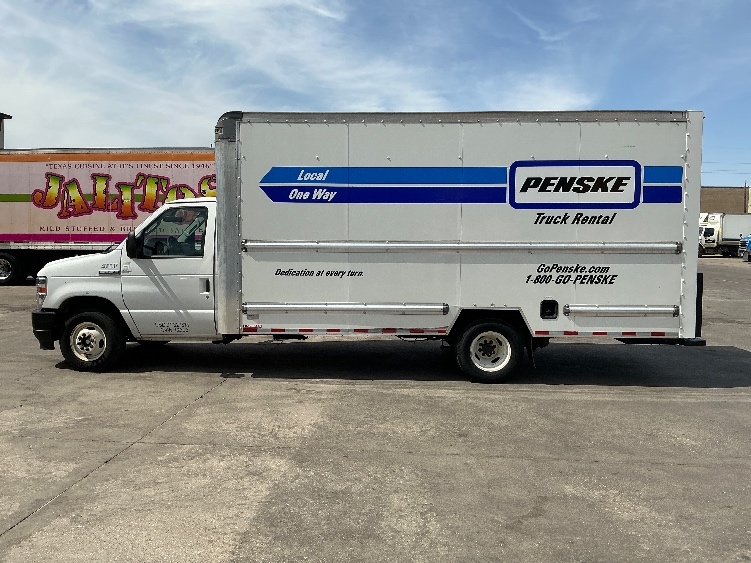 Used 2022 Ford E-350 - photo 6