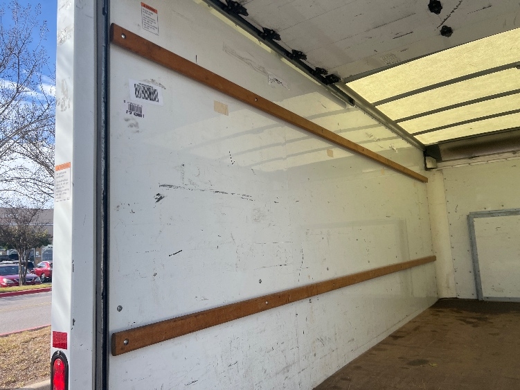 Used 2022 Ford E-350 - photo 13