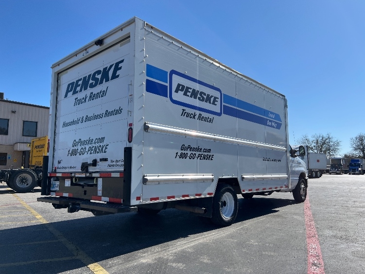 Used 2022 Ford E-350 - photo 15