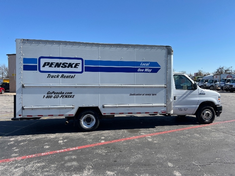 Used 2022 Ford E-350 - photo 17