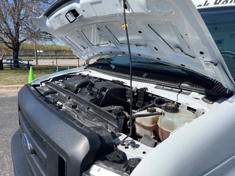 Used 2022 Ford E-350 - photo 26