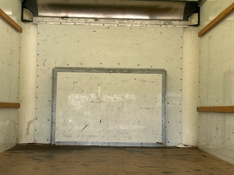Used 2022 Ford E-350 - photo 28