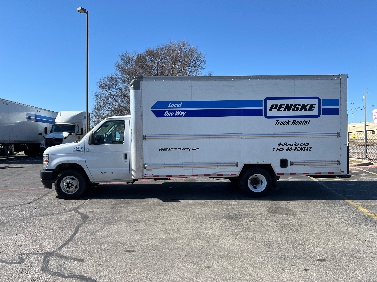 Used 2022 Ford E-350 - photo 6