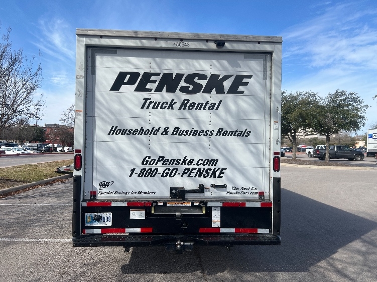 Used 2022 Ford E-350 - photo 9