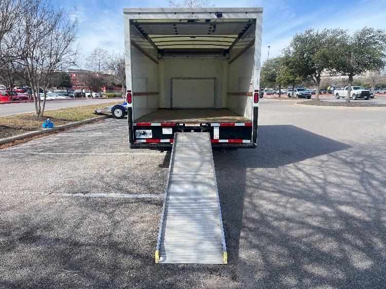 Used 2022 Ford E-350 - photo 11