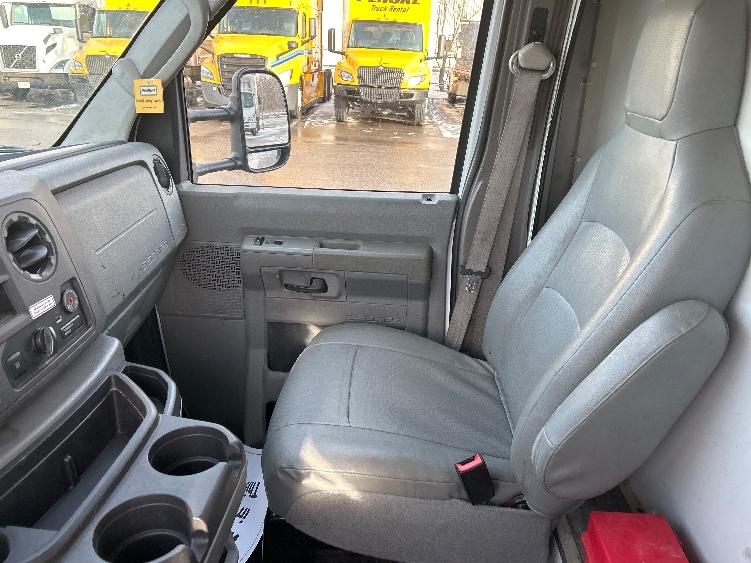 Used 2022 Ford E-350 - photo 20