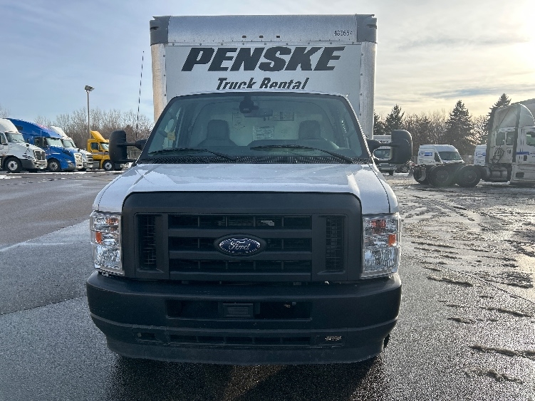 Used 2022 Ford E-350 - photo 2