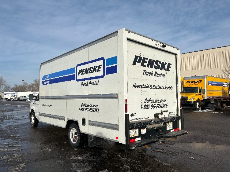 Used 2022 Ford E-350 - photo 8