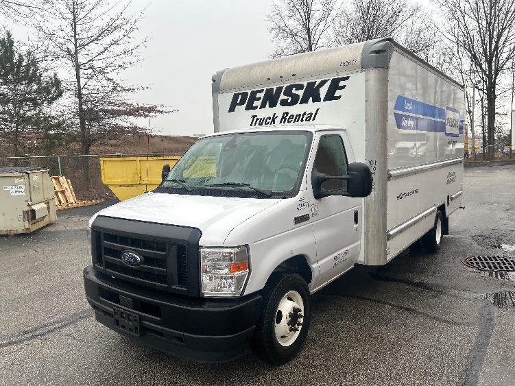 Used 2022 Ford E-350 - photo 5