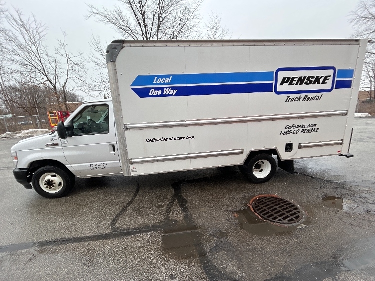 Used 2022 Ford E-350 - photo 6