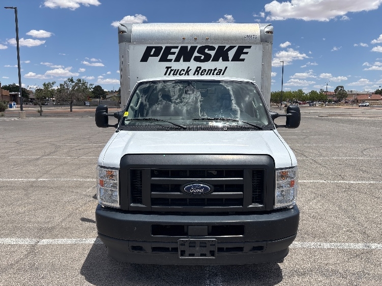 Used 2022 Ford E-350 - photo 2