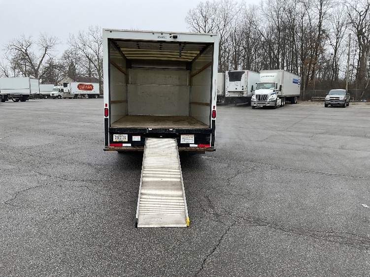 Used 2022 Ford E-350 - photo 11