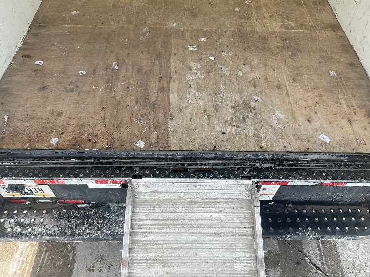 Used 2022 Ford E-350 - photo 12