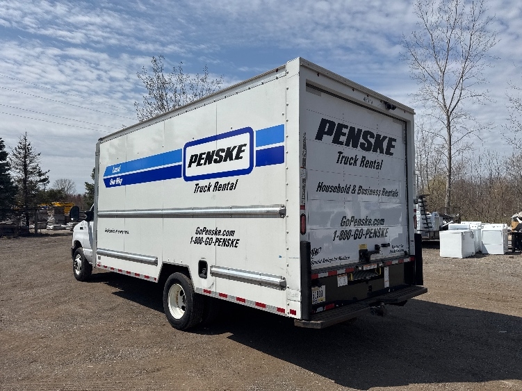 Used 2022 Ford E-350 - photo 8